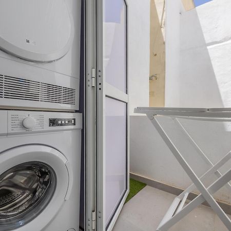 Sleek & Stylish 2Br Accommodation With Large Private Terrace - Close To Saint Julian'S & Tigne Shopping Mall Sliema Esterno foto