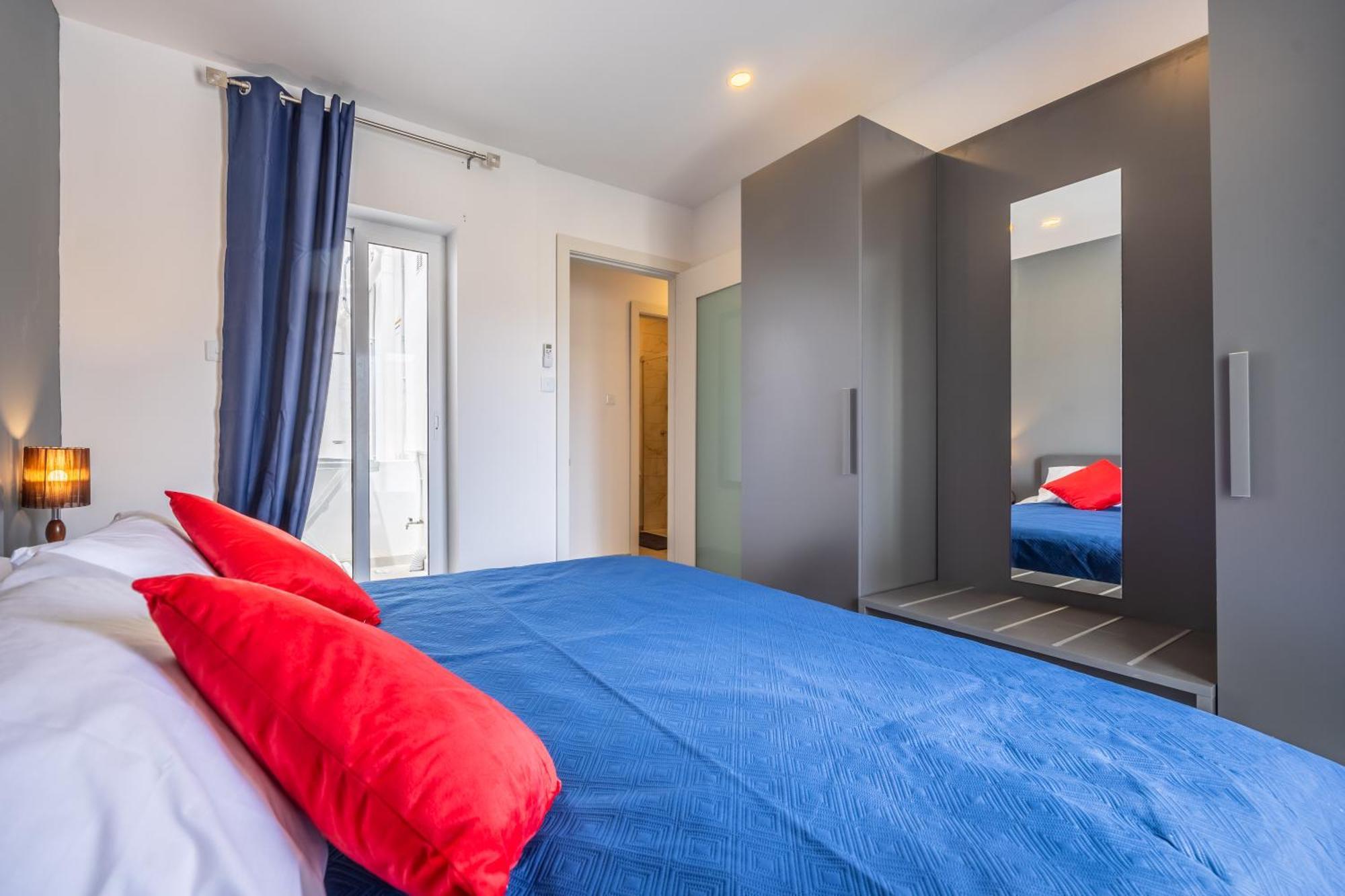 Sleek & Stylish 2Br Accommodation With Large Private Terrace - Close To Saint Julian'S & Tigne Shopping Mall Sliema Esterno foto